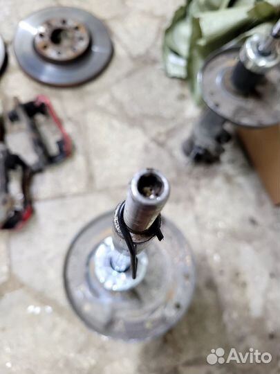 Амортизаторы передние Opel Corsa d