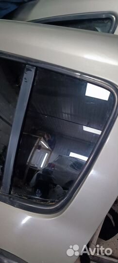 Форточка двери задняя левая renault sandero 1