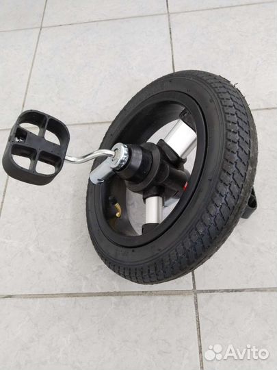 Колесо переднее для трёхколёсного велосипеда