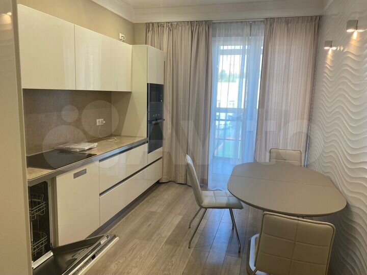 3-к. квартира, 130 м², 3/10 эт.