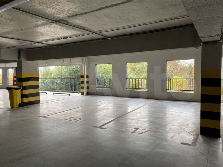 Машиноместо, 14 м²