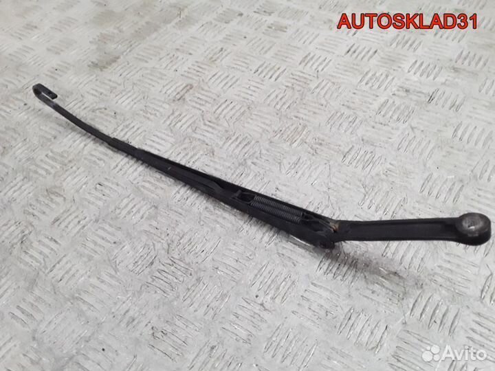 Поводок стеклоочистителя левый Audi A6 C5