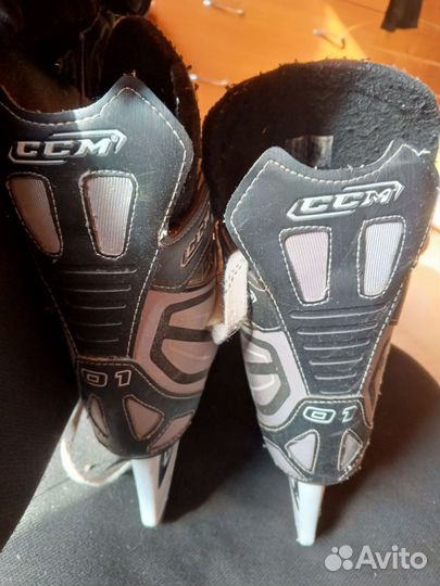 Коньки хоккейные