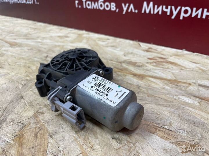 Мотор стеклоподъемника передний левый Volkswagen