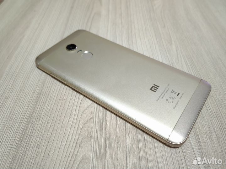 Телефон Xiaomi redmi 5 plus