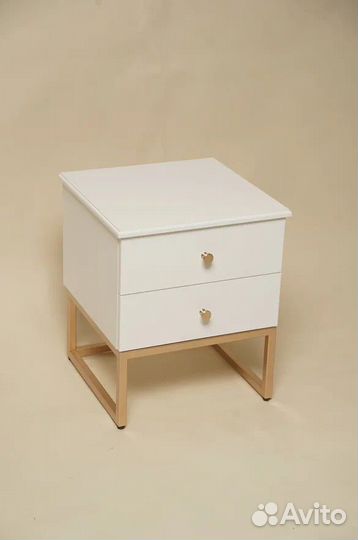 Консоль рифленая дизайнерская в современном стиле