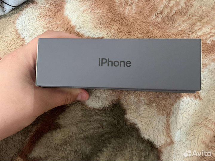 Коробка от iPhone 8