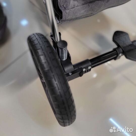 Коляска 3 в 1 Luxmom мягкая амортизация