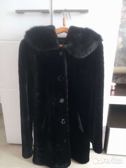 Шуба мутоновая с капюшоном 46 48 размер
