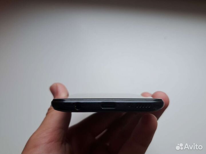 Телефон Samsung а40