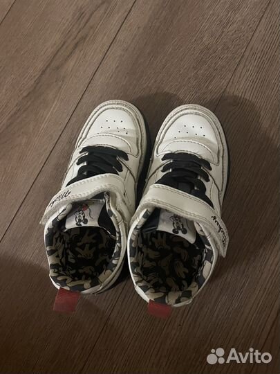 Кроссовки для девочки