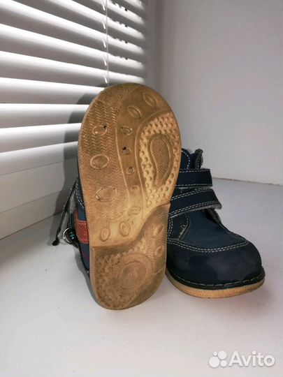 Ботинки размер 23