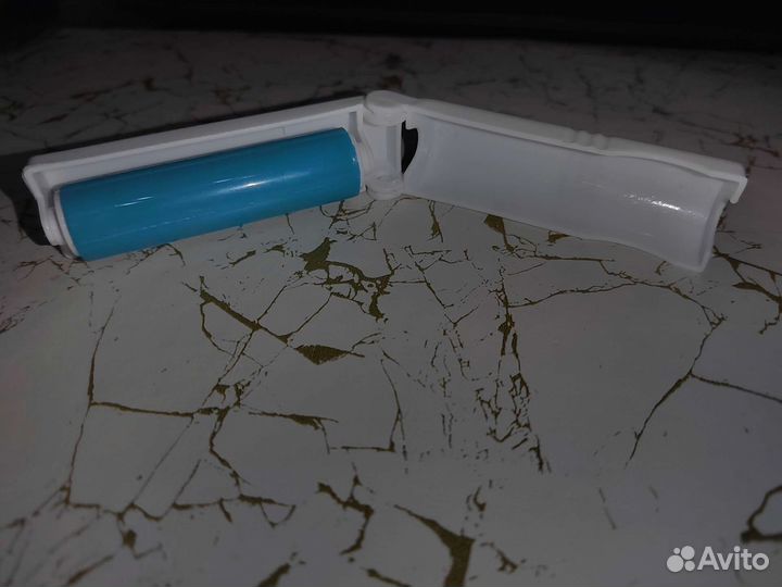 Многоразовый ролик для чистки одежды