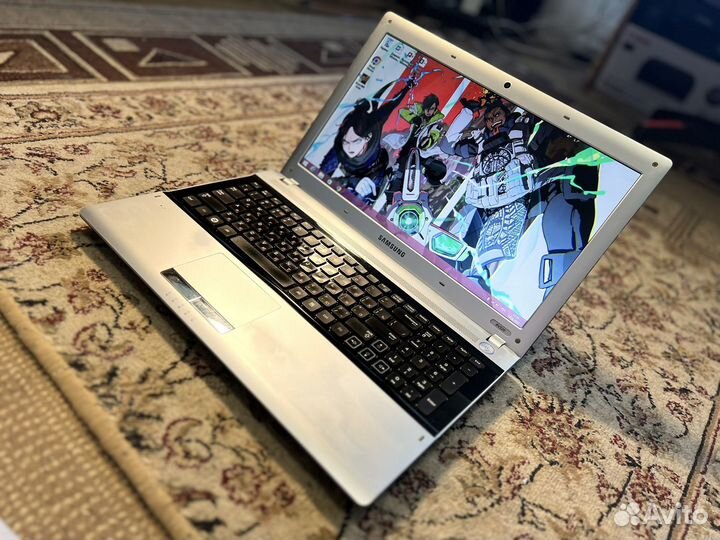 Мощный Ноутбук Samsung core i3/10гб/GT 520m