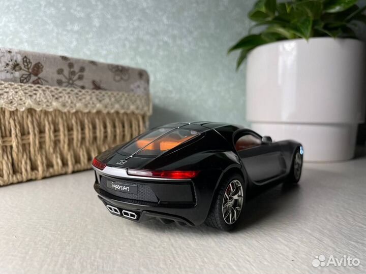 Модель автомобиля Bugatti Atlantic металл 1:24