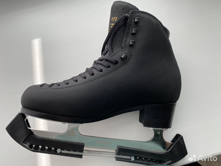 Фигурные коньки risport rf3 290