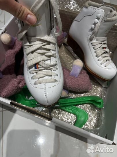 Коньки фигурные graf