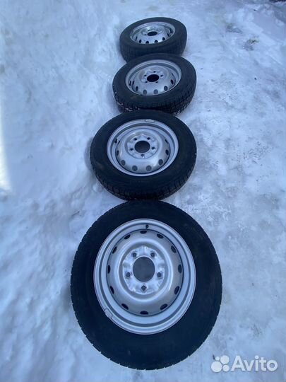 Pirelli scorpion r16