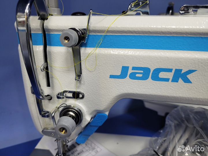 Прямострочная швейная машина Jack A4F-D со столом