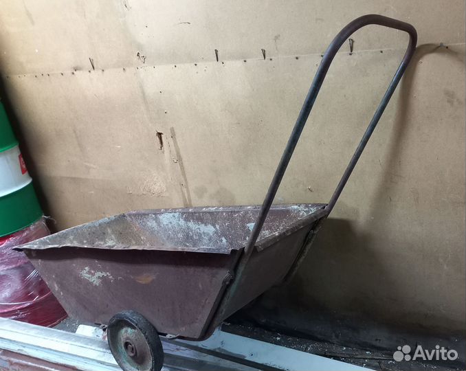 Тачка строительная двухколесная