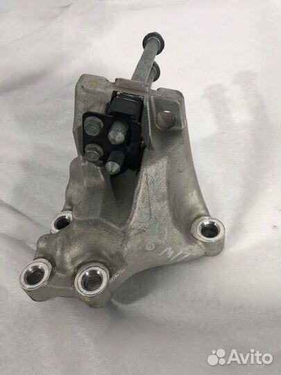 Кронштейн крепления АКПП передний левый Kia Rio 4