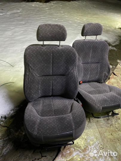 Сидения dodge stratus