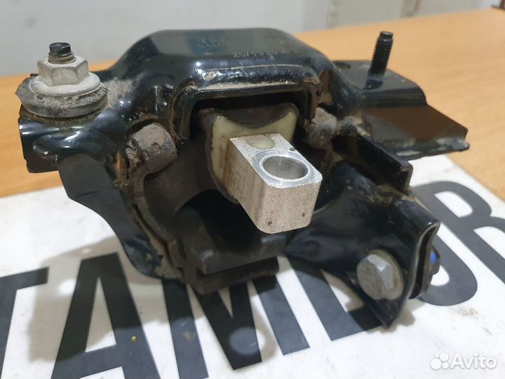 Опора МКПП фольксваген поло 2016 год