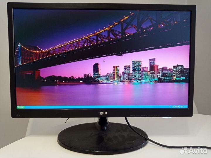 Монитор LG 22M38A