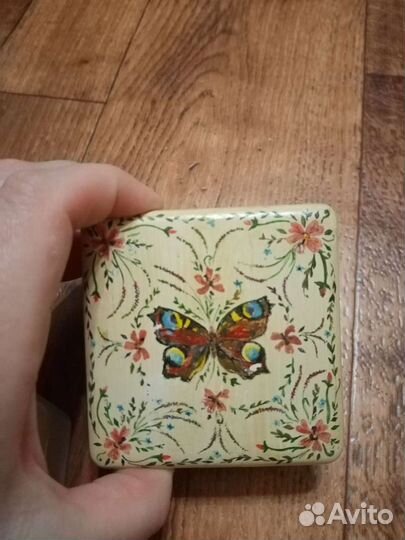 Шкатулка с бабочками ручная роспись