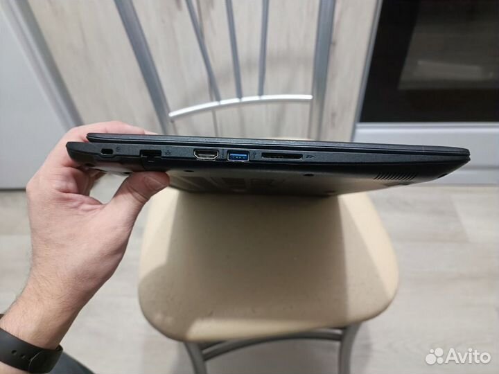 Ноутбук Acer / A9-9420 / Radeon 520 / 8GB / 1TB