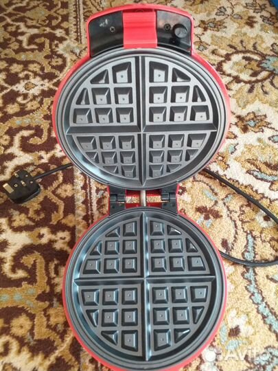 Вафельница новая