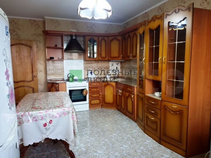 3-к. квартира, 85 м², 3/10 эт.