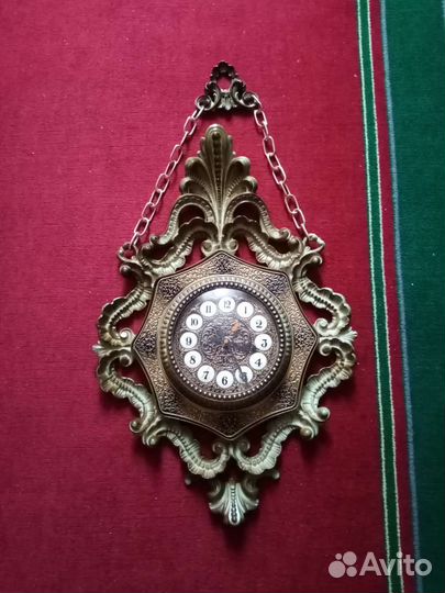 Часы настенные в винтажном стиле