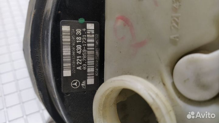 Вакуумный усилитель тормозов Mercedes W221