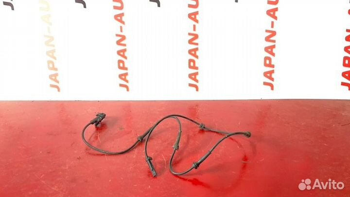 Датчик ABS передний правый Nissan Fuga PY50 Y50