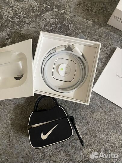 Беспроводные наушники Apple AirPods Pro MagSafe
