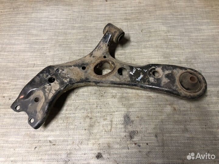 Рычаг передний левый Toyota RAV4