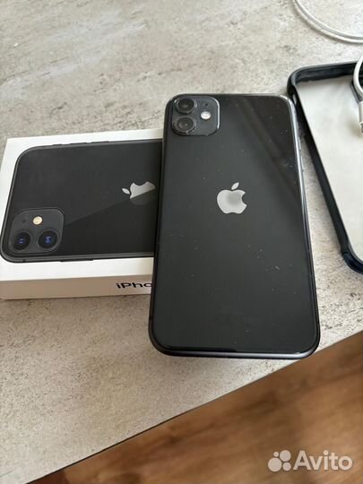 iPhone 11, 64 ГБ