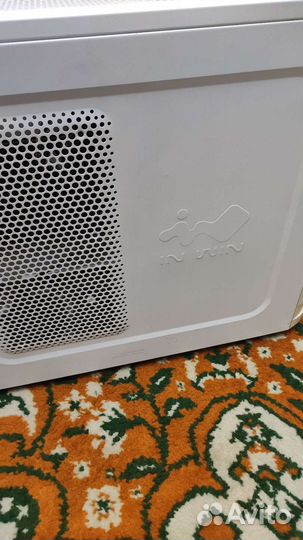 Стильный корпус от InWin MG136WB