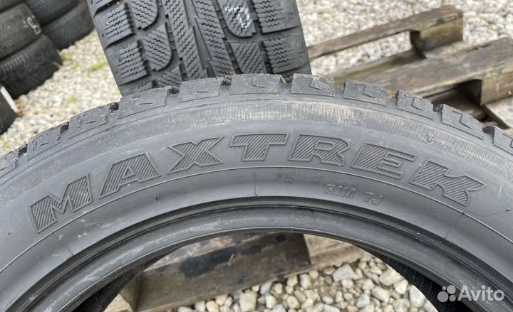 Maxtrek Trek M7 225/55 R17