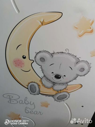 Детская кроватка с маятником белая