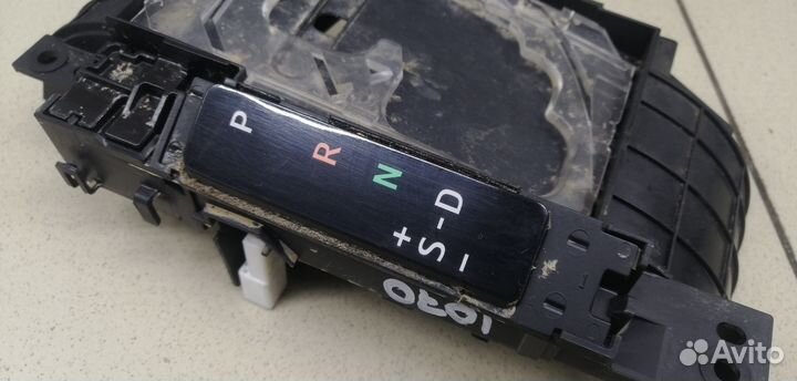Накладка индикатора переключения передач RAV 4 201