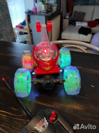 Радиоуправляемая машинка Вездеход-перевертыш