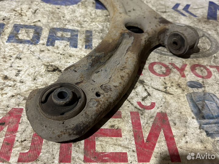 Передние рычаги Volkswagen Jetta 6