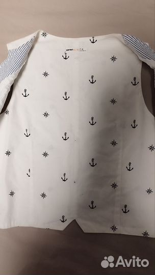 Жилет и джинсы комплектом на мальчика 6/8 лет