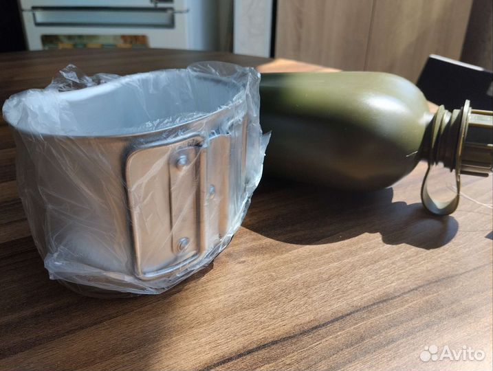 Фляга для воды с чашей