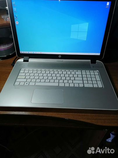 HP pavilion 17-f201ur, 17,3 как новый