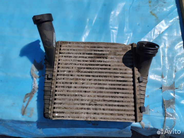 Интеркулер левый touareg nf