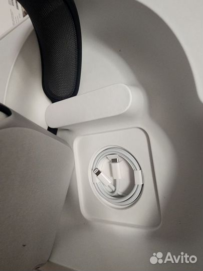 Беспроводная гарнитура Apple AirPods Max