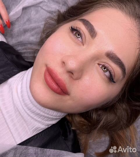 Модель на перманентный макияж (брови и губы)